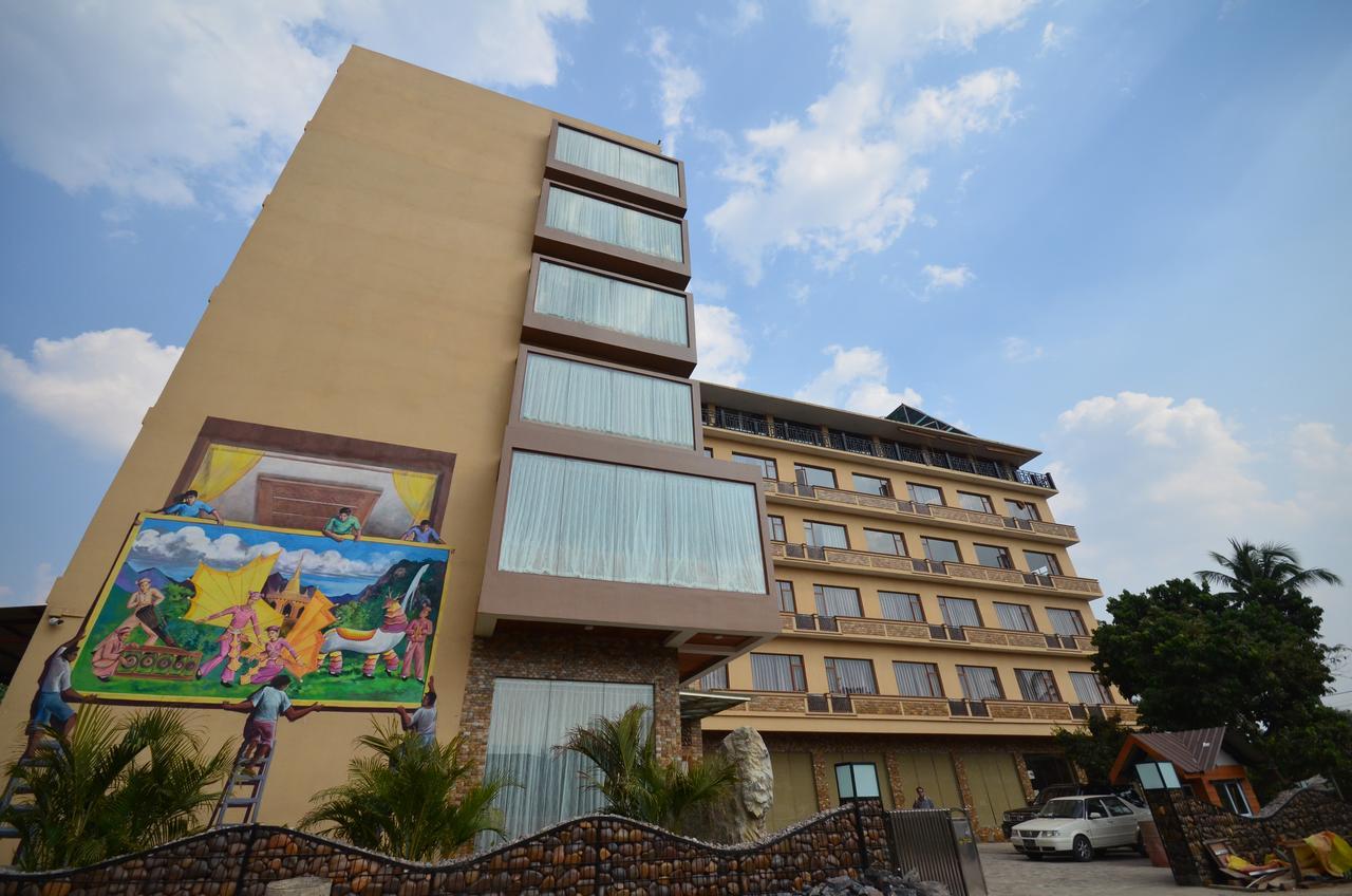 Hotel Thipaw Гсіпо Екстер'єр фото