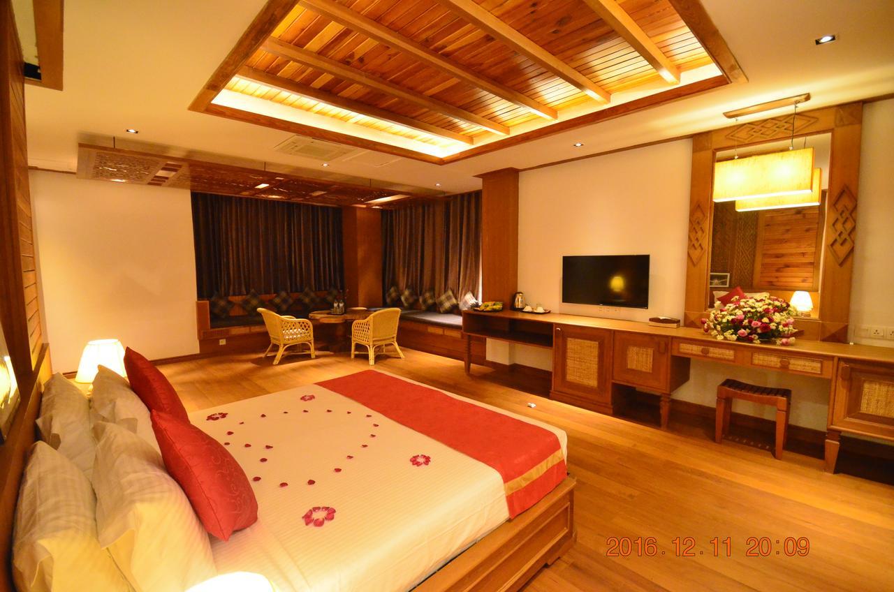 Hotel Thipaw Гсіпо Екстер'єр фото
